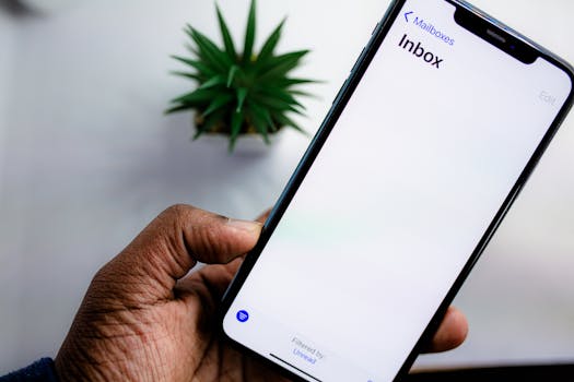 Boost Email Engagement: Master Visual Hierarchy Techniques